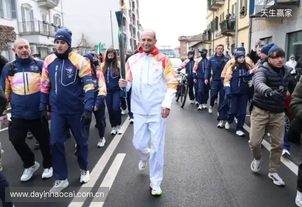 米兰主帅阿莱格里担任火炬手，为米兰-科尔蒂纳冬奥会助燃
