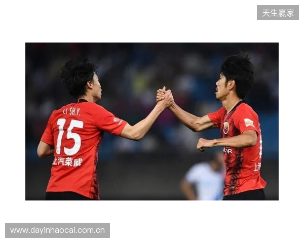 半场-玉昆暂3-0泰山 奥斯卡双响卡约闪击克雷桑中框+失误被断 半场-玉昆暂3-0泰山 奥斯卡双响卡约闪击克雷桑中框+失误被断